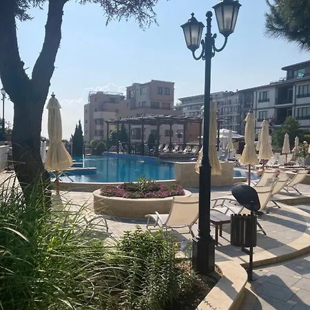 Уютные 1 Спальные Апартаменты С Бассейном В Rose Gardens Lejlighed Pomorie