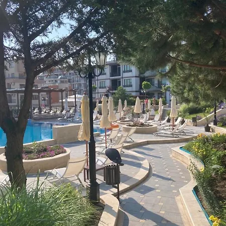 Уютные 1 Спальные Апартаменты С Бассейном В Rose Gardens * Pomorie